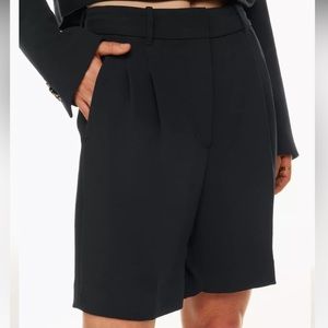 ✨NWT✨ Wilfred Black 7” Effortless Shorts